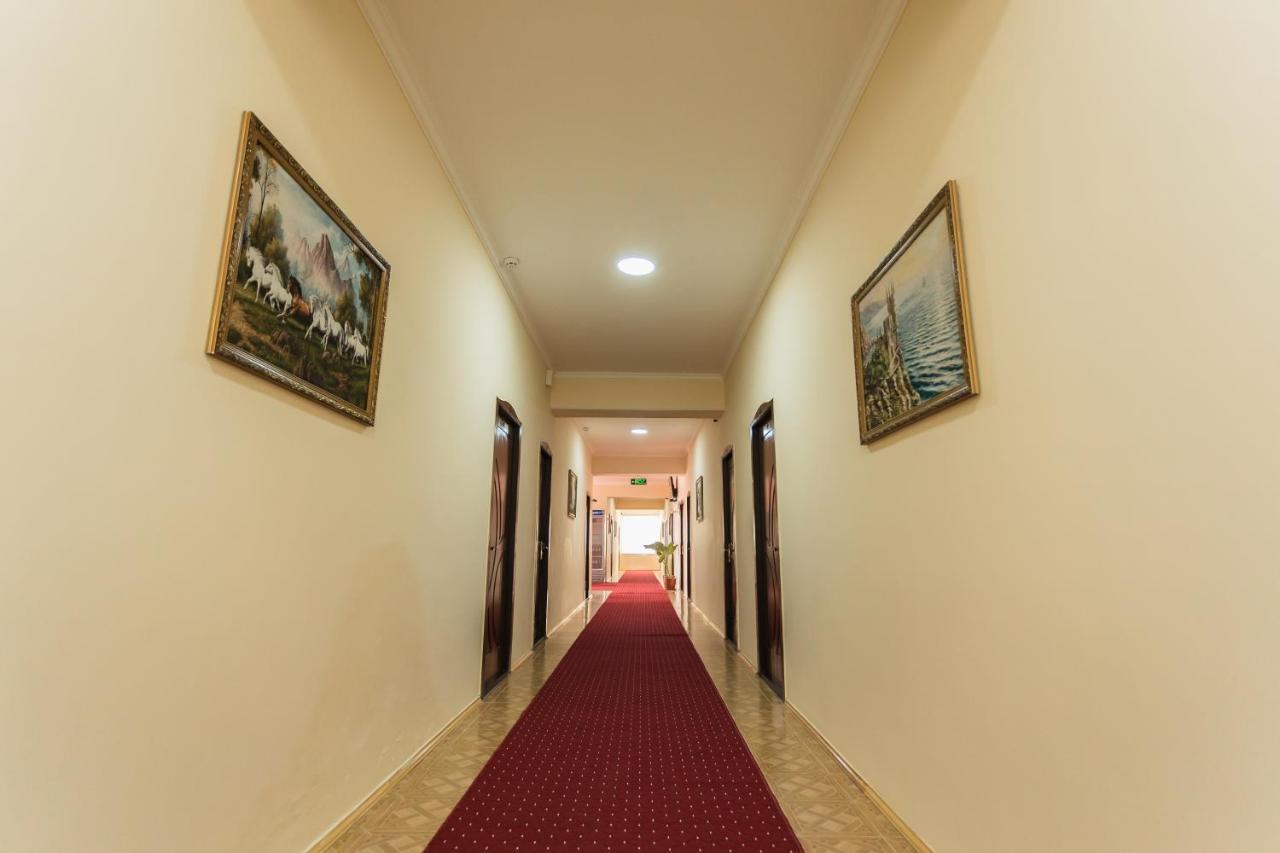 Orom Hotel Fargʻona Exterior foto